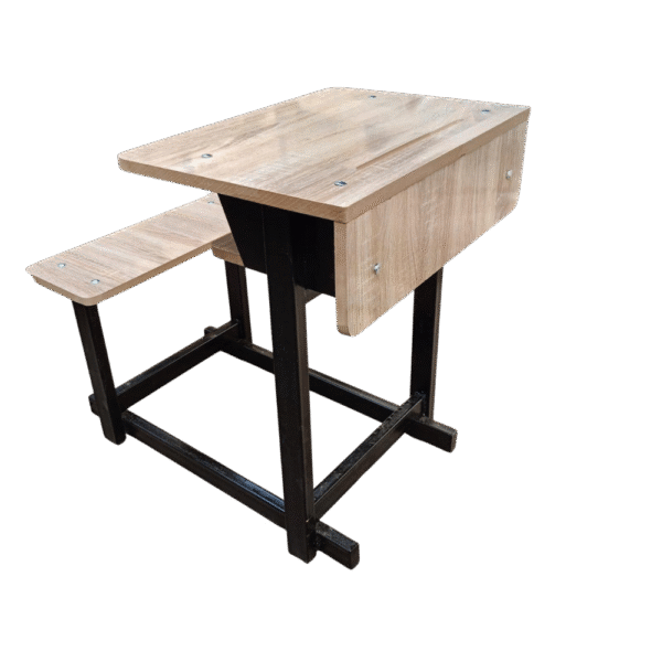 مقاعد دراسية عراقية